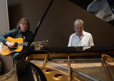 Nikola Čuturilo Čutura novom verzijom pesme “Crvena su dugmad pritisnuta” najavljuje kamerni album “10 na 3, 4”